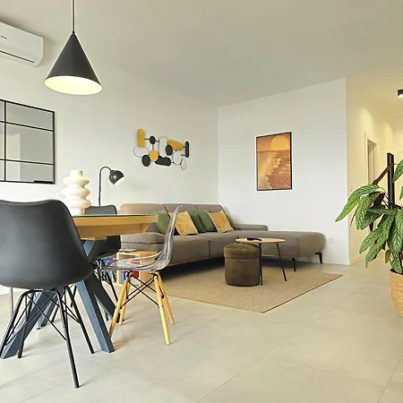 Sea View Spacious Archipelago 시베니크