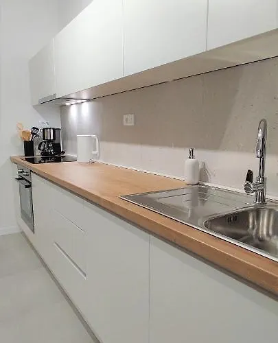 아파트 Sea View Spacious Archipelago 시베니크